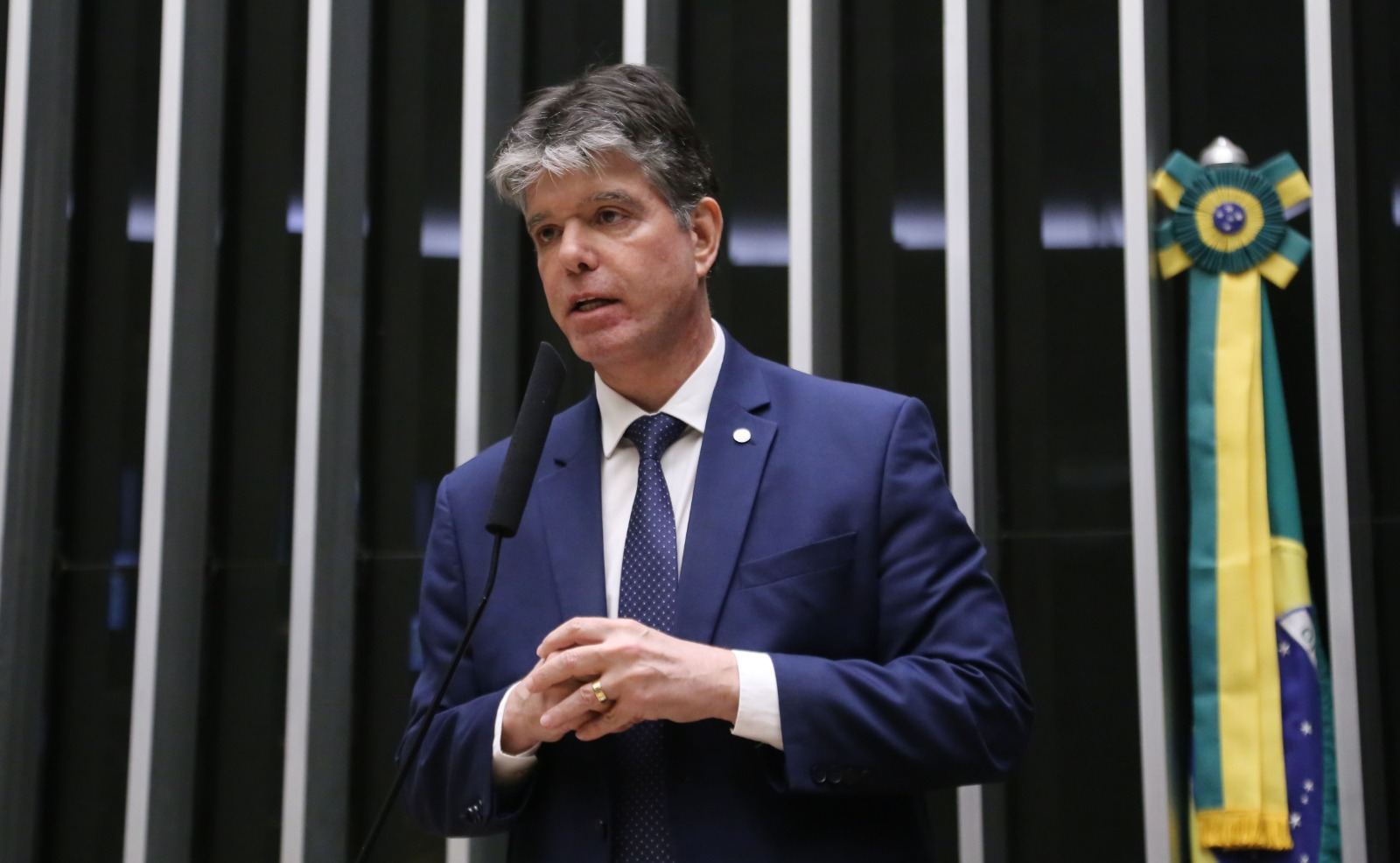 Projeto de Ruy avança para garantir tratamento integral pelo SUS às pessoas com epilepsia