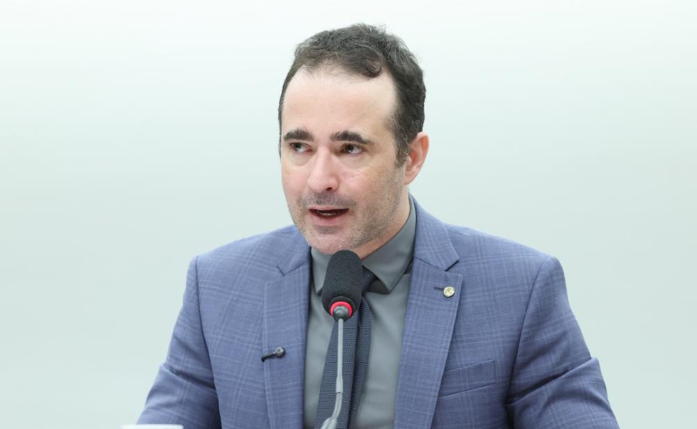 Comissão aprova auxílio de R$ 600 para mães atípicas