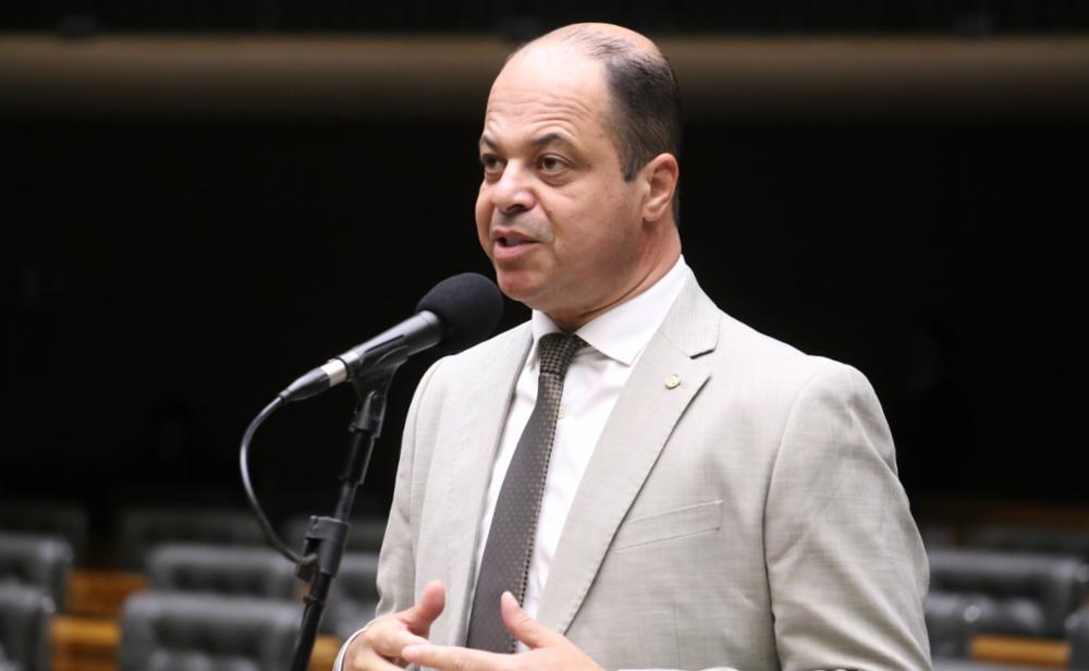 O que tem dentro do que você come? Projeto de Ribamar Silva quer rótulos mais claros e acessíveis