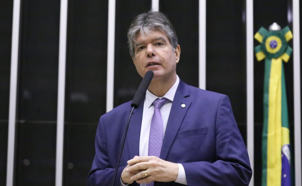 Ruy cobra agilidade em projeto de assistência a dependentes de jogos de azar