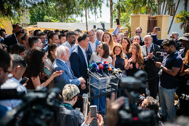 Podemos oficializa apoio a Flávio Bolsonaro: “Um compromisso de responsabilidade com o futuro do país”